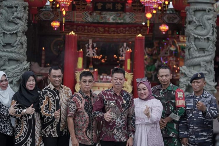 Bupati Rohil Menandatangani Peresmian Jembatan dan Kelenteng Sinaboi