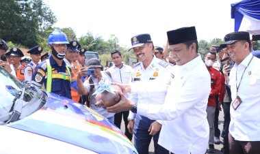 Pj Walikota Launching Mobil Layanan Cepat LPJU dan Bus TMP Gratis Guna Meningkatkan Pelayanan