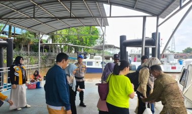 Subsatgas Banops Polairud Ops Ketupat LK 2024 Pantau Pemudik di Pelabuhan Sei.Duku