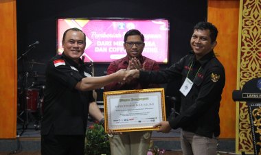 Coffe Morning dan Penyerahan Penghargaan Kepada Kalapas Pekanbaru Dorong Sinergi Media