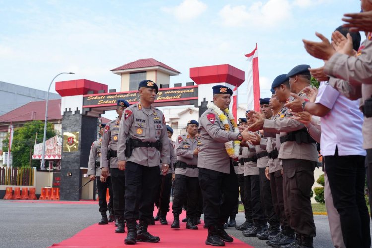 Dansat Brimob Riau sambut Danpas Brimob I Korbrimob Polri