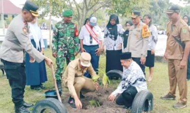 Wabup Rohil Dukung Green Policing, Dampingi Kapolres Sosialisasi dan Lakukan Penanaman Pohon