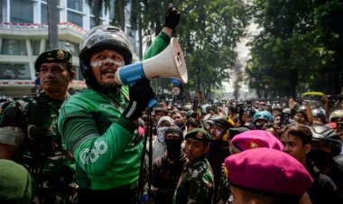 Demonstrations Heated up in Jakarta and Other Cities After an Online Motorcycle Taxi Driver Was Killed by a Brimob Vehicle