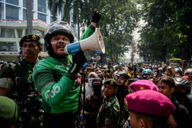 Demonstrations Heated up in Jakarta and Other Cities After an Online Motorcycle Taxi Driver Was Killed by a Brimob Vehicle