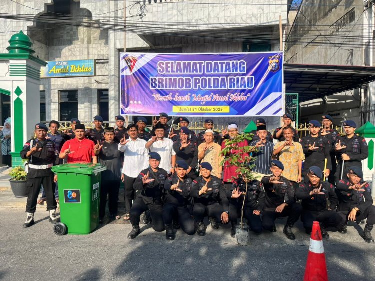 Rayakan HUT ke-80 Korbrimob, Brimob Riau Tebar Semangat Toleransi Lewat Bakti Sosial dan Green Policing